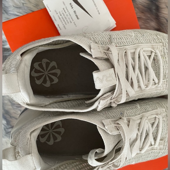 LIKE NEW NIKE VAPORMAX 2021 collection. - Picture 3 of 6
